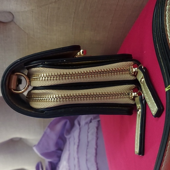 Sondra Roberts Squared Gold Metallic Crossbody - Picture 13 of 16